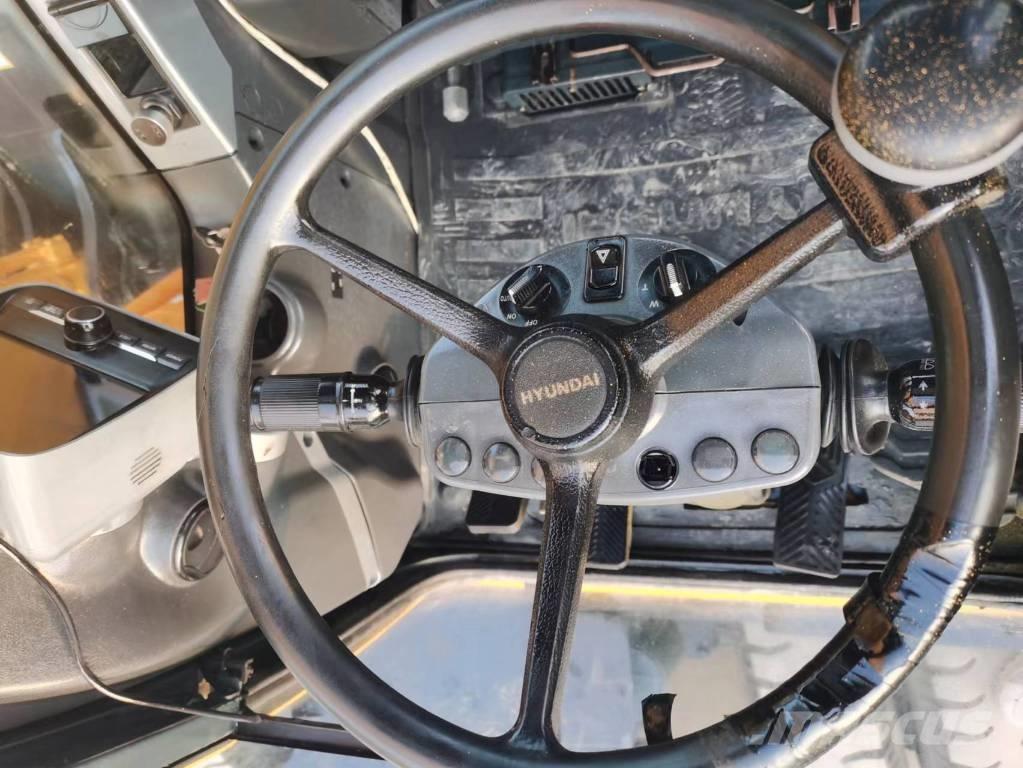 Hyundai R210W-7 Kolesové rýpadlá