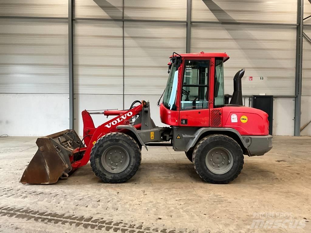 Volvo L 30 G Kolesové nakladače