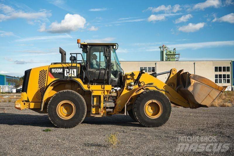 CAT 950M Kolesové nakladače