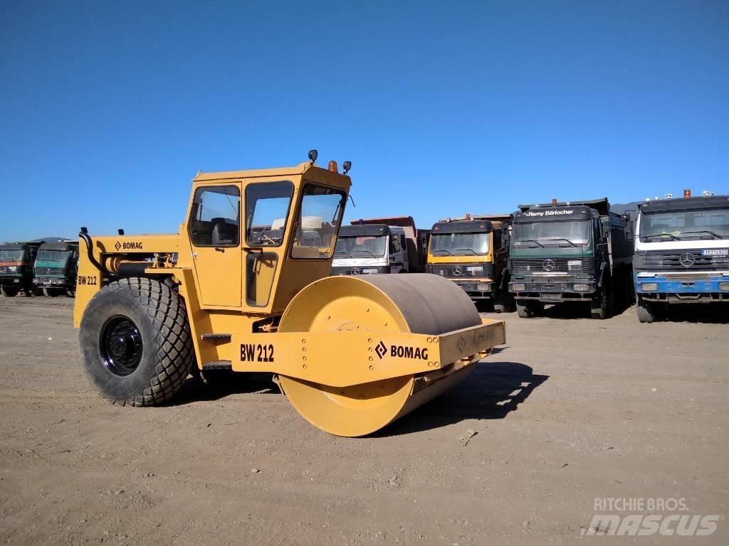 Bomag BW 212 Ťahačové valce