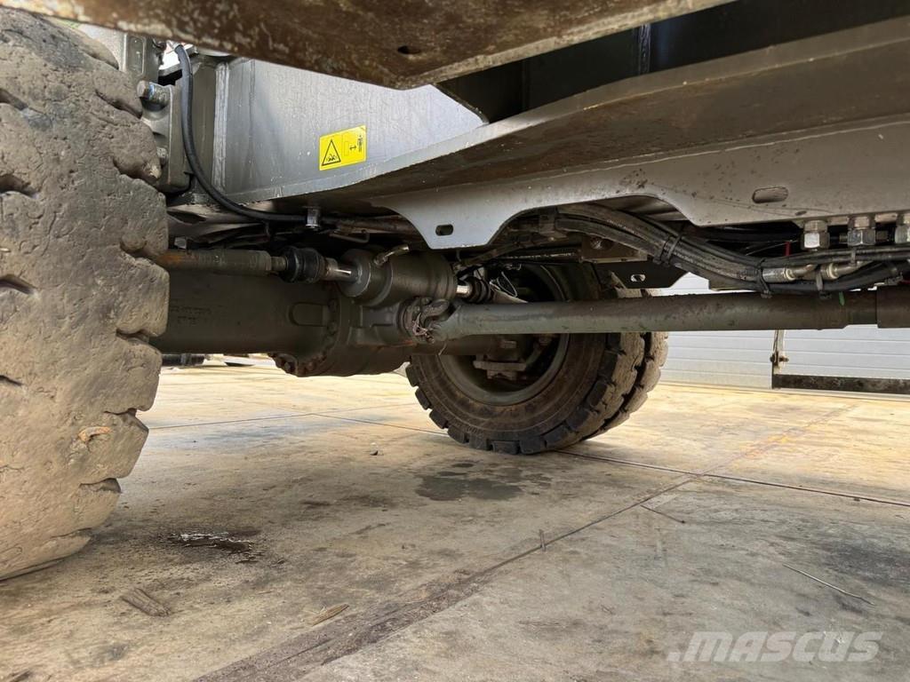 Sennebogen 825M E Stroje pre manipuláciu s odpadom