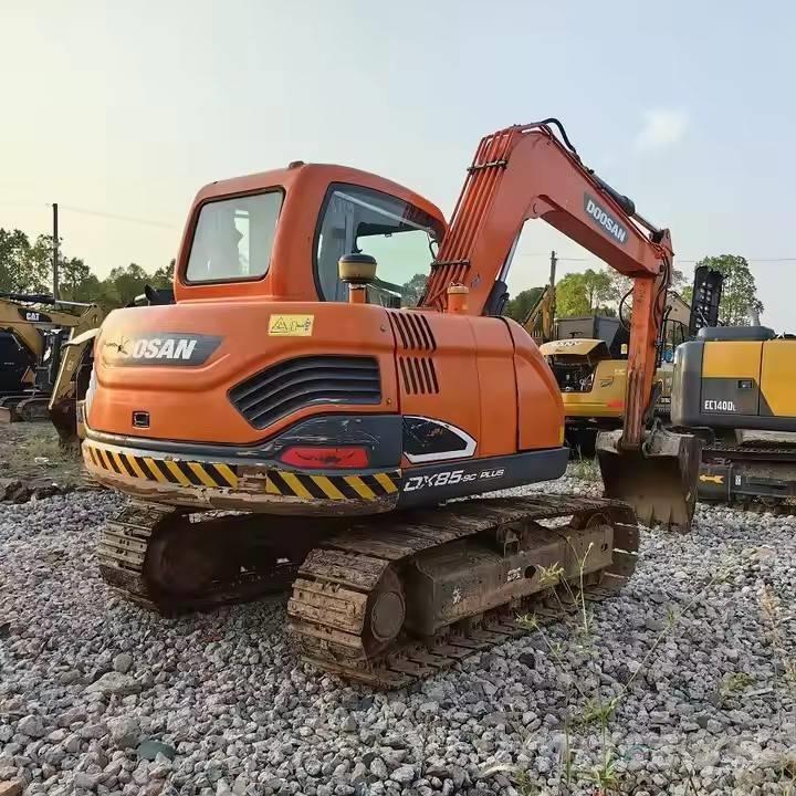 Doosan DX85-9C Pásové rýpadlá