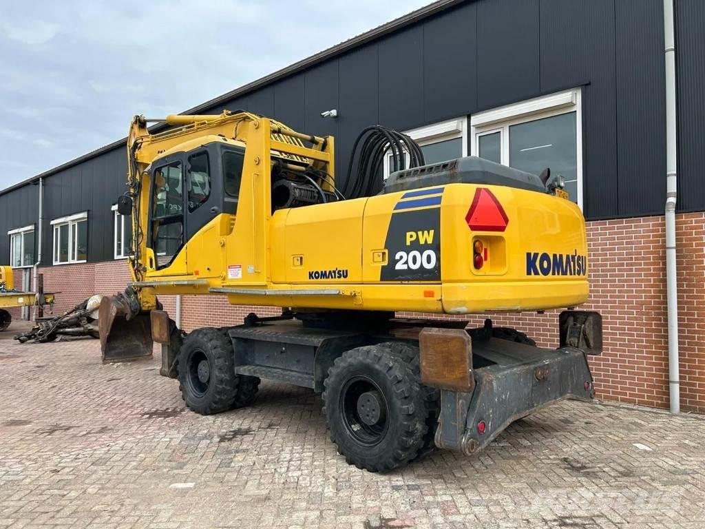 Komatsu PW200 Kolesové rýpadlá