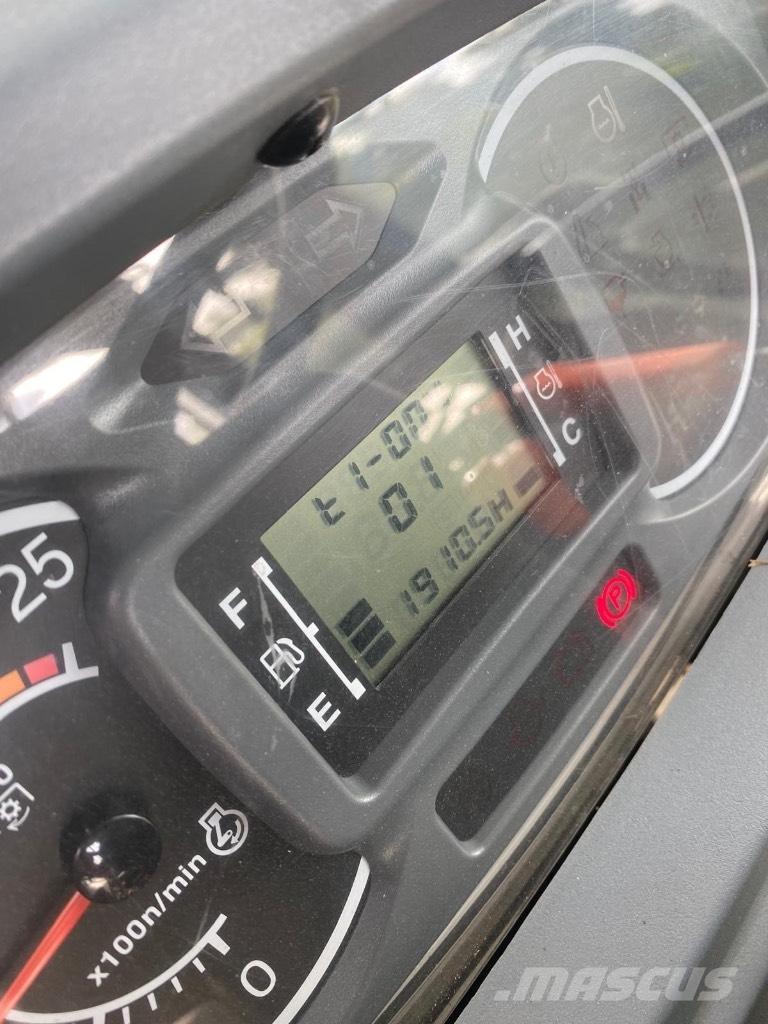 Iseki TJA 8080 Traktory