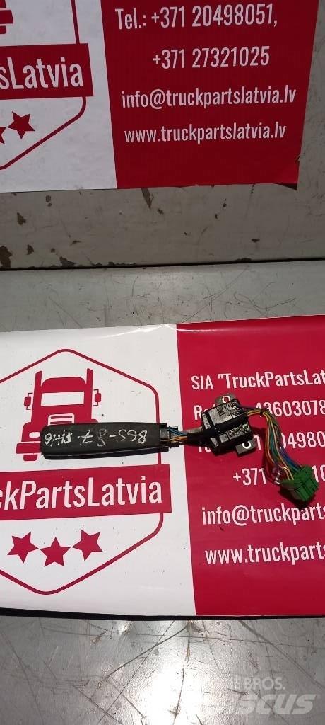 Volvo FH 12.     20553788 Kabíny a interiér