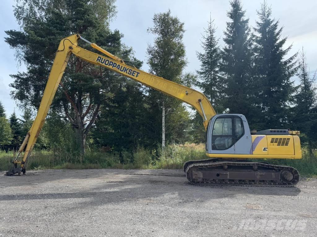 New Holland E 215 Rýpadlá s dlhým dosahom