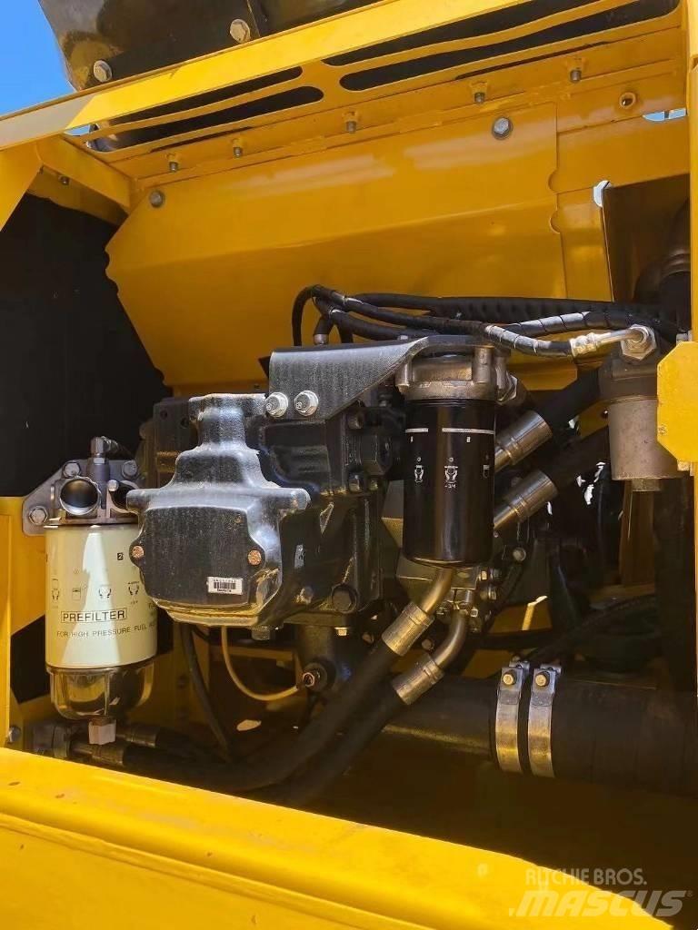 Komatsu pc200- 8 Pásové rýpadlá