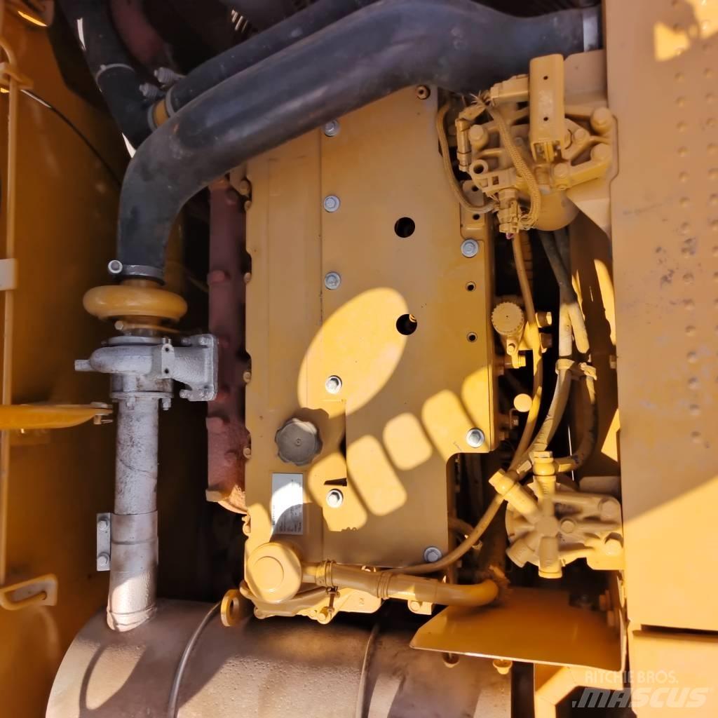 CAT 320 D Pásové rýpadlá