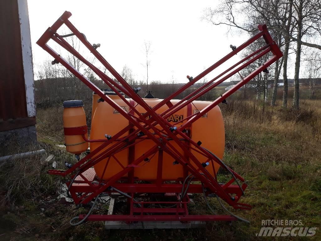 Junkkari 8/700 Nesené postrekovače