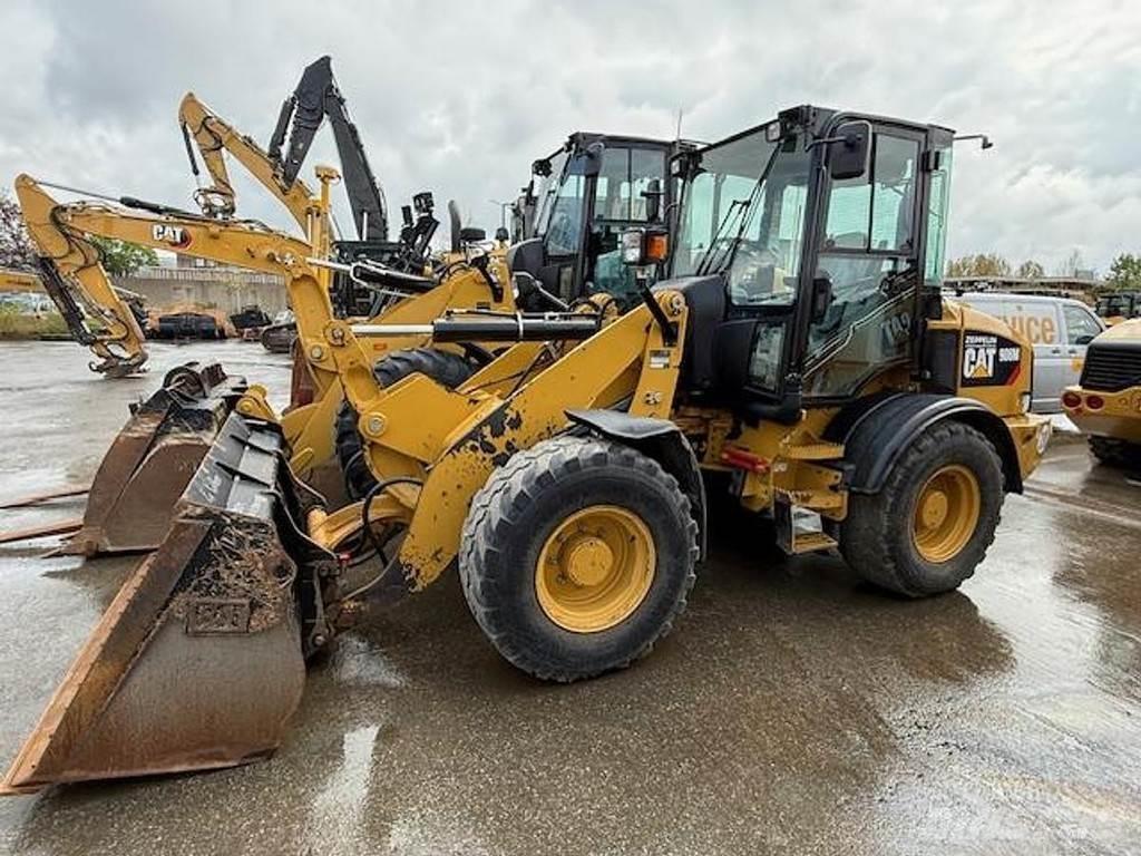 CAT 908M Kolesové nakladače