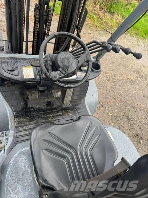 Toyota 8 FDF 30 Dieselové vozíky