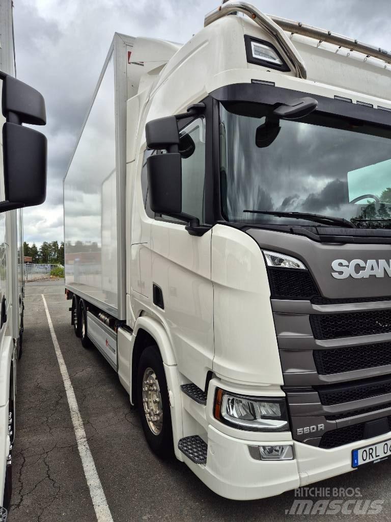 Scania 560R Skriňová nadstavba