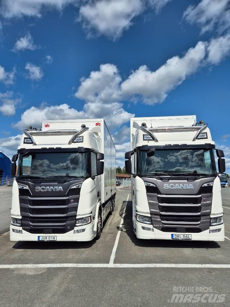 Scania 560R Skriňová nadstavba