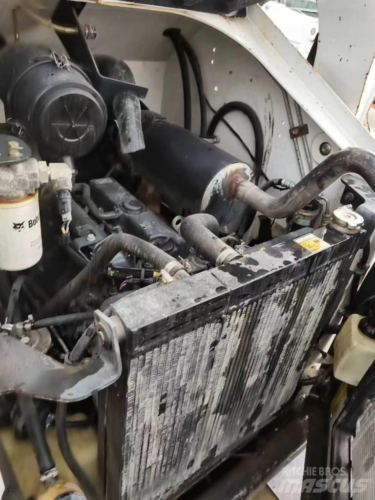 Bobcat S 250 Šmykom riadené nakladače