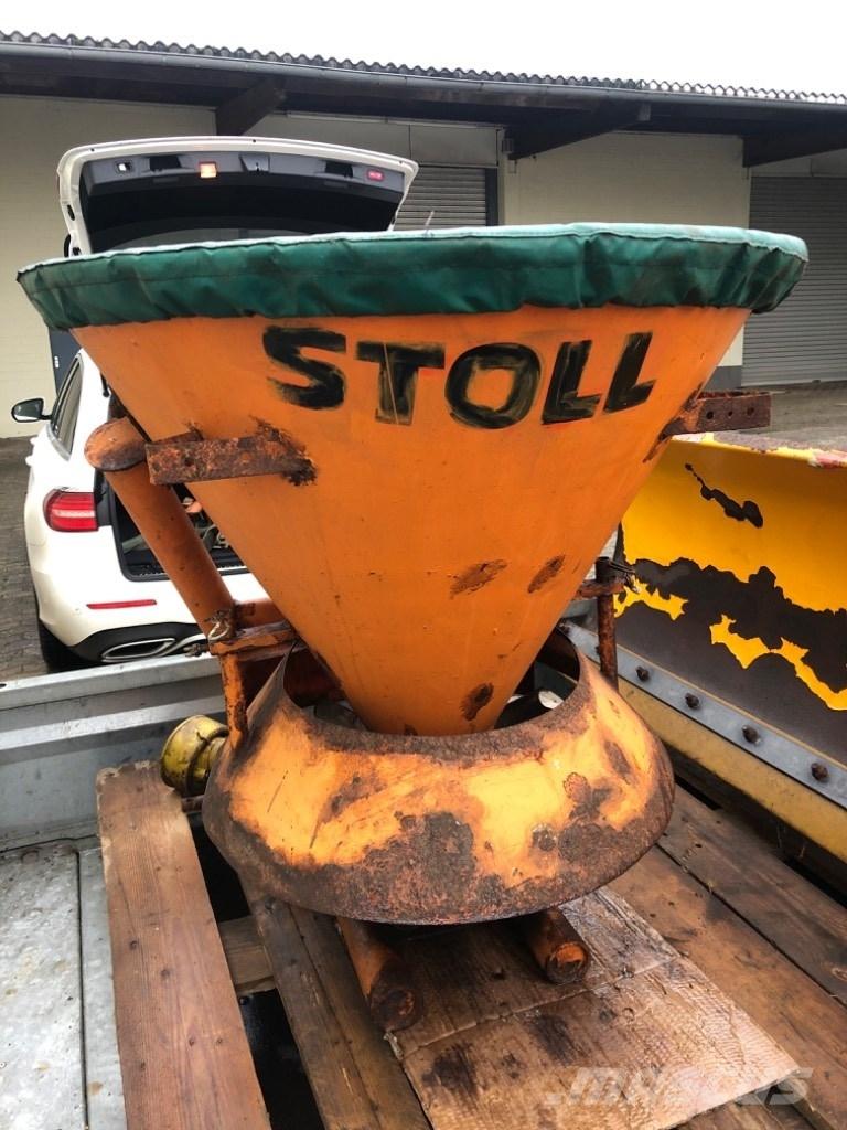 Stoll KSZ-Stand-120 Kompaktné prídavné zariadenie pre traktory