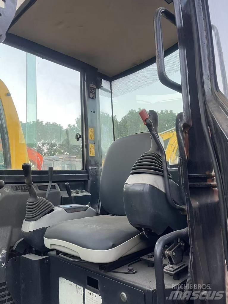 Komatsu PC 30 Pásové rýpadlá