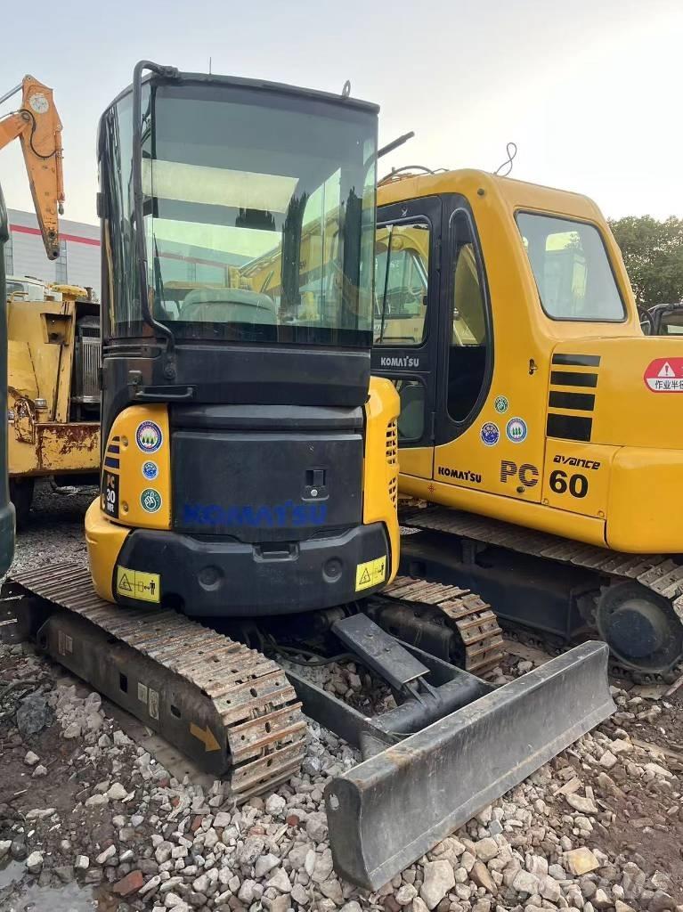 Komatsu PC 30 Pásové rýpadlá