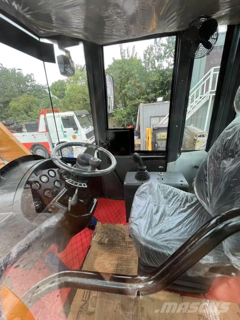 CAT 966 H Kolesové nakladače
