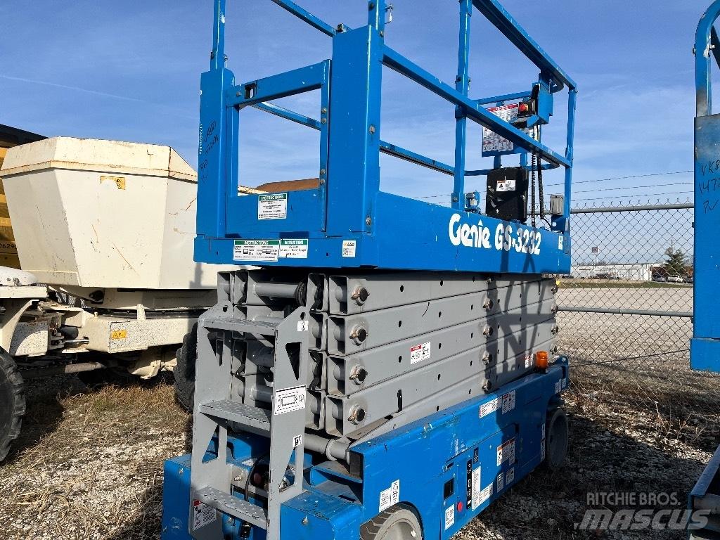 Genie GS 3232 Nožnicové zdvíhacie plošiny