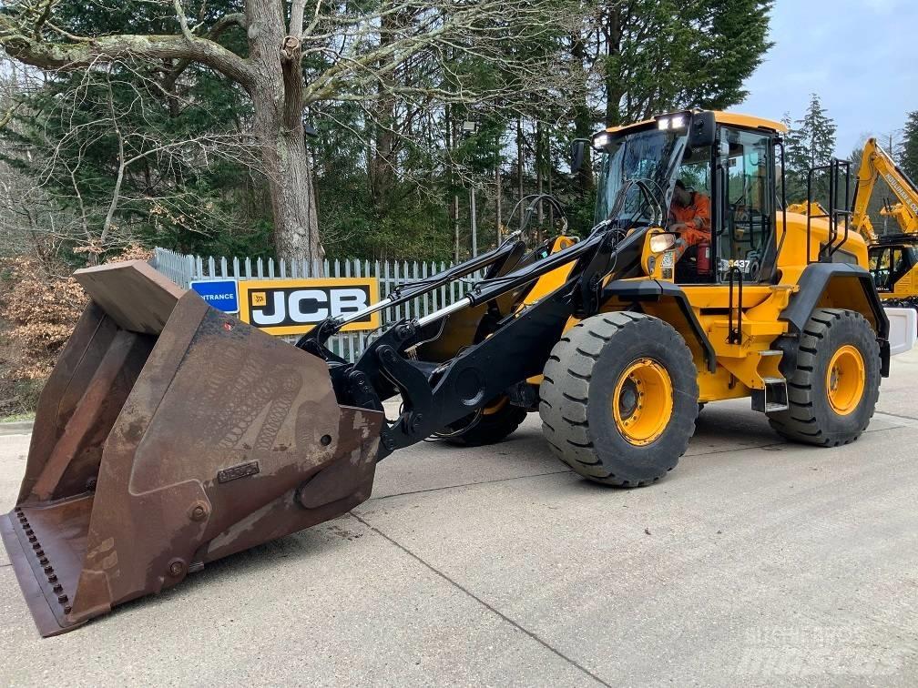 JCB 437 HT Kolesové nakladače