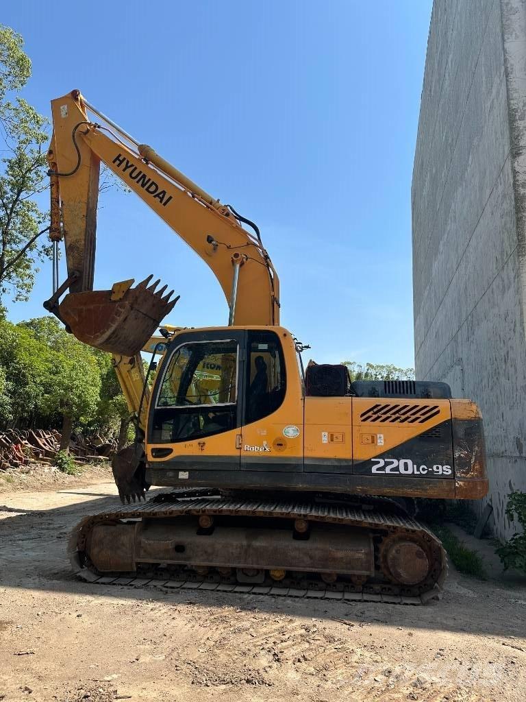 Hyundai 220LC-9S Pásové rýpadlá