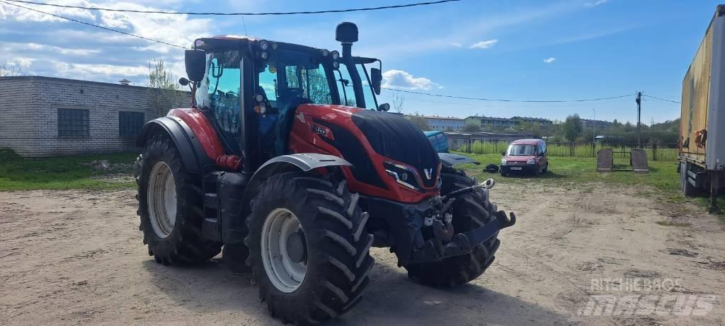 Valtra T-175 A Traktory