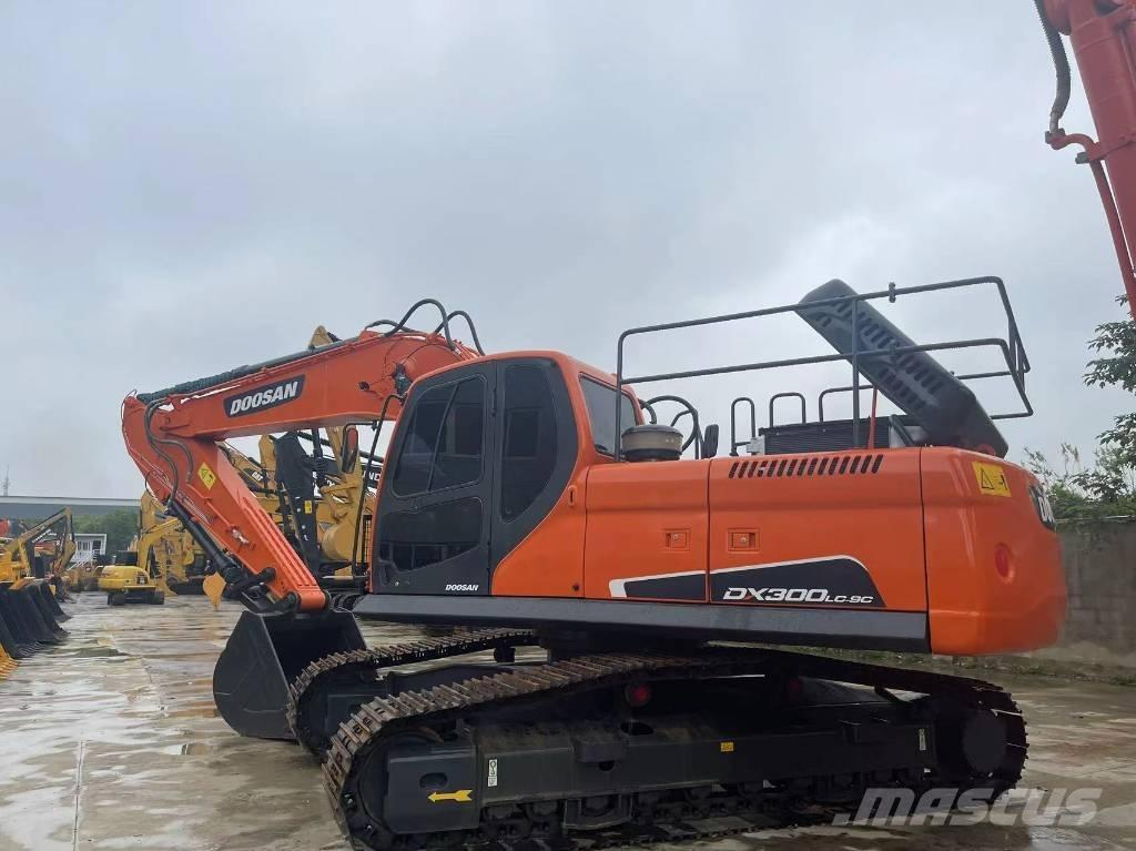 Doosan DX 300 LC Pásové rýpadlá