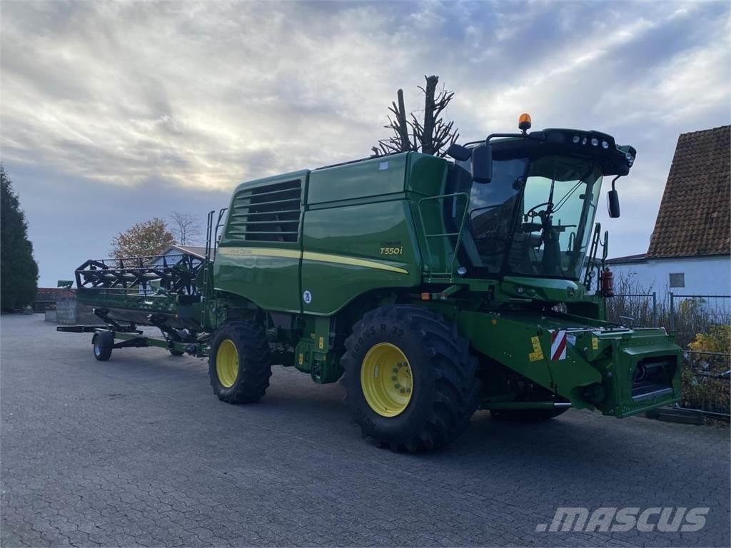 John Deere T550 Kombinované zberacie stroje