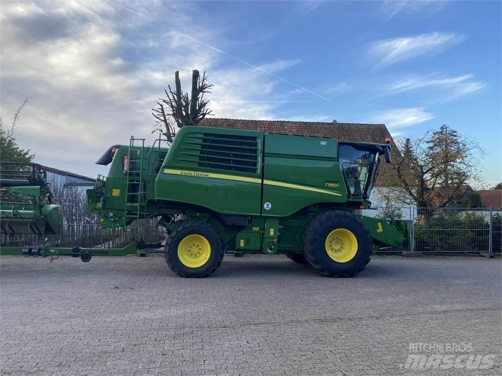 John Deere T550 Kombinované zberacie stroje