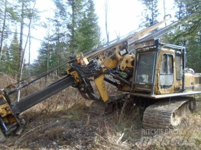 John Deere 200 LC Odvetvovače
