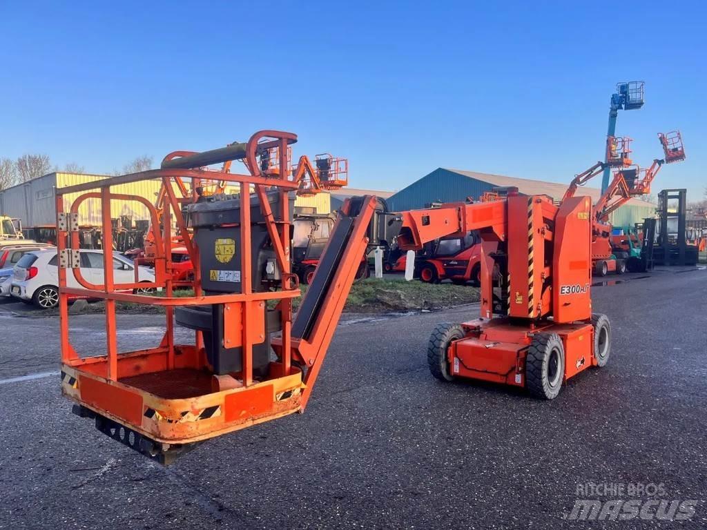 JLG E300AJP Kĺbové plošiny