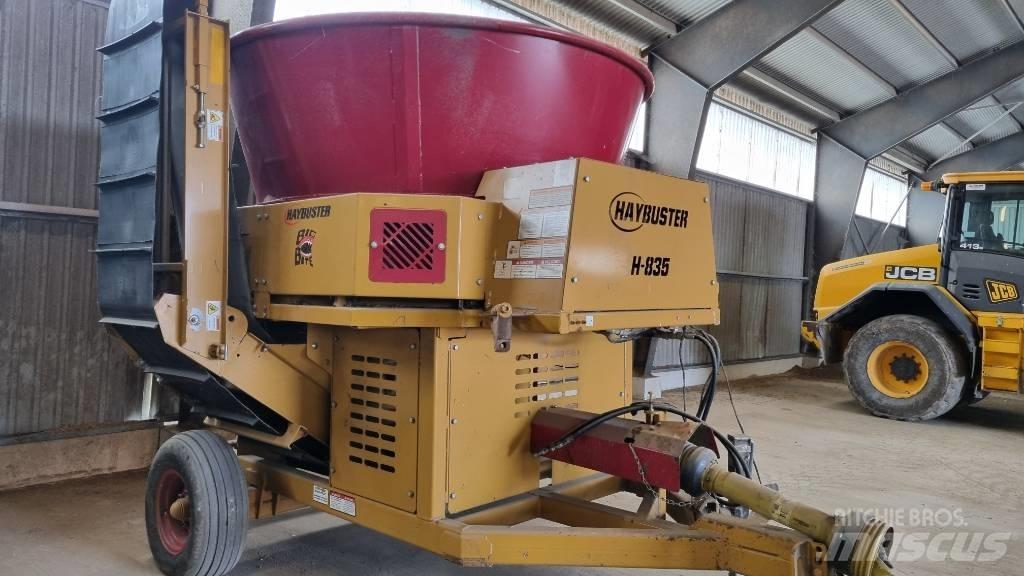 Haybuster H-835 Drviče a rezače balíkov