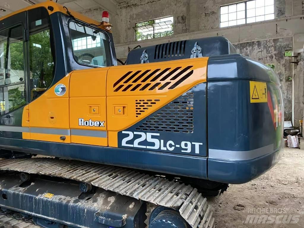 Hyundai 225LC-9 Pásové rýpadlá