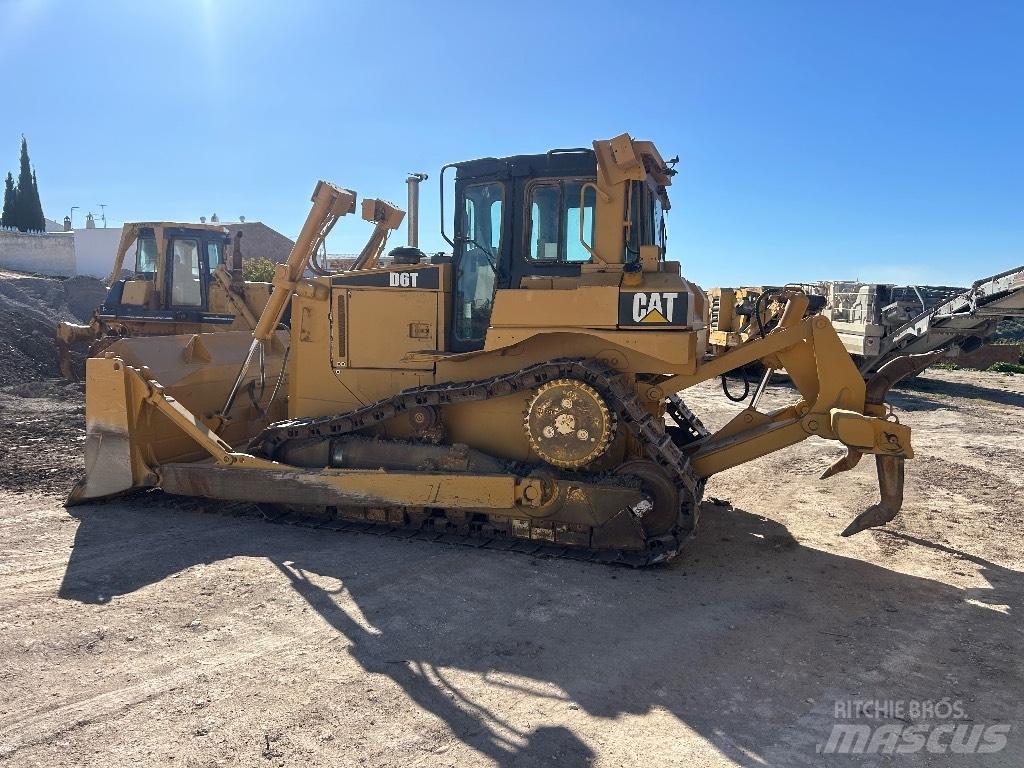 CAT D 6 T XL Pásové dozéry