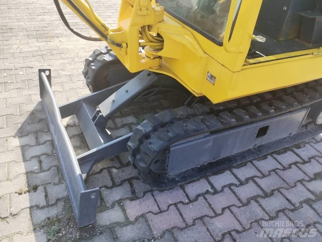 Komatsu PC 10 Pásové rýpadlá