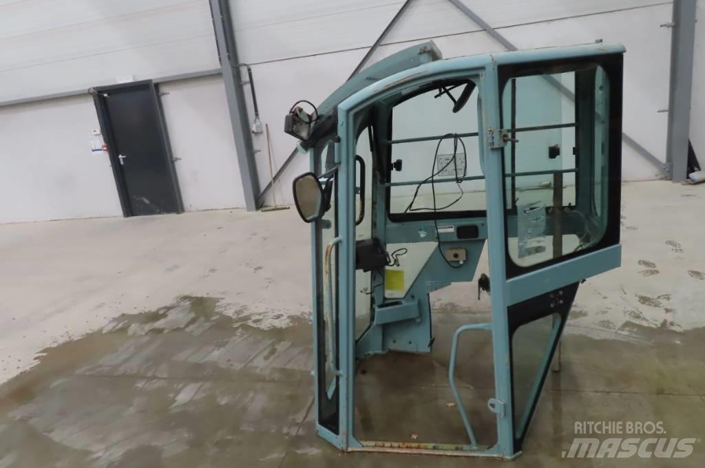 Yanmar Vio 75 Kabíny a interiér