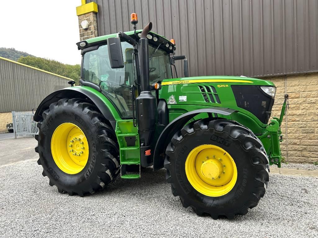 John Deere 6215R Traktory