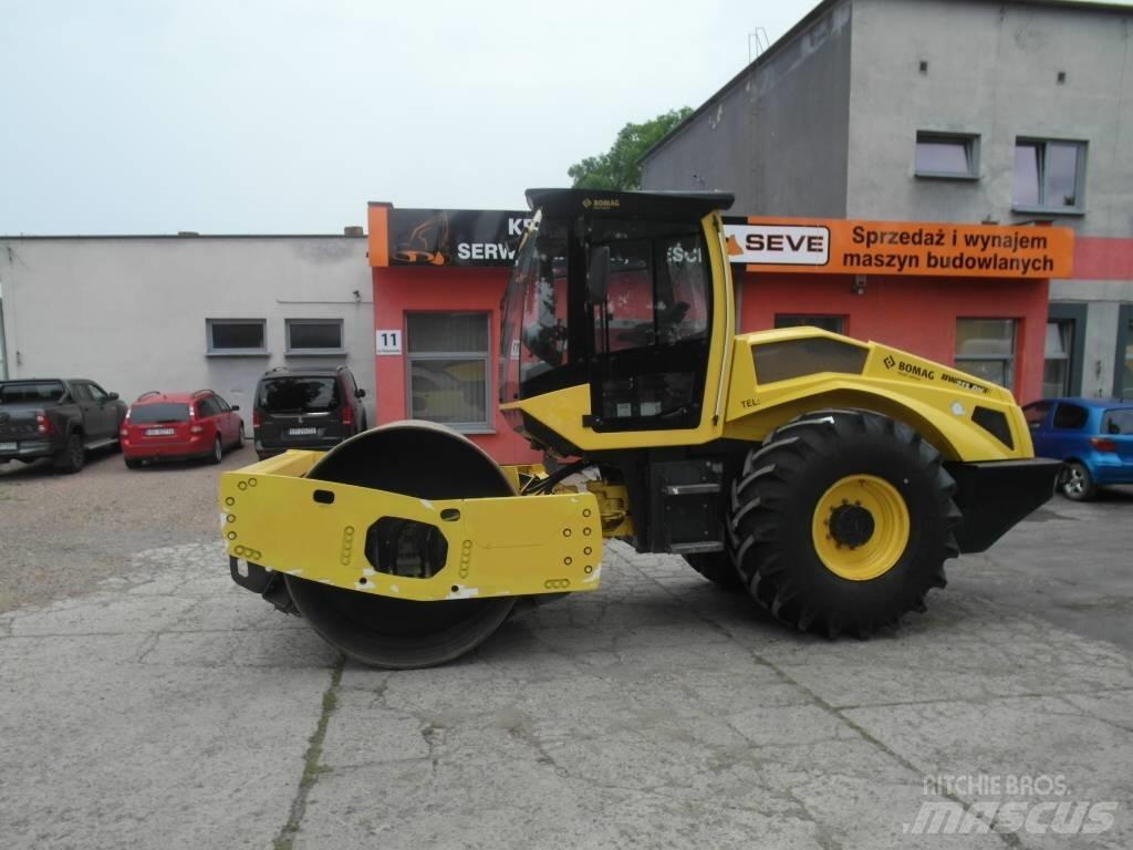 Bomag BW 213 DH-5 Ťahačové valce
