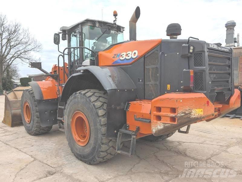 Hitachi ZW 330 Kolesové nakladače