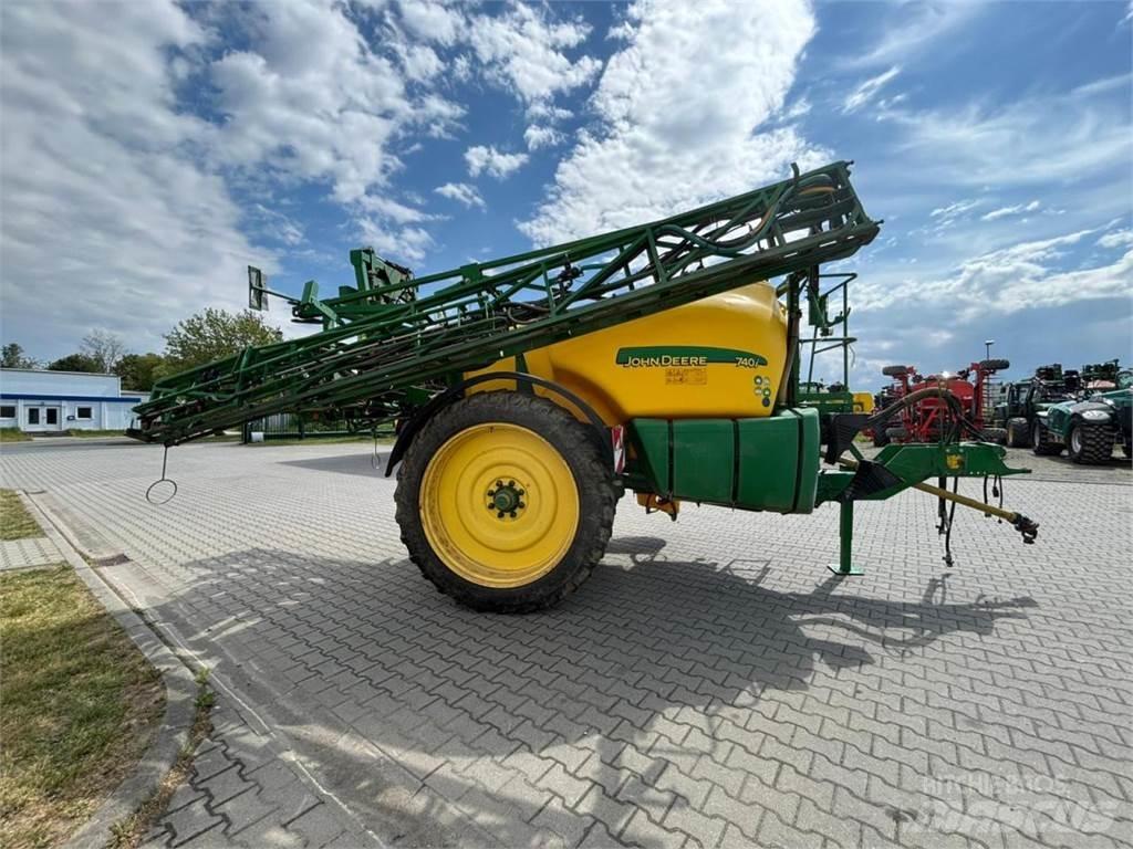 John Deere 740i Ťahané postrekovače