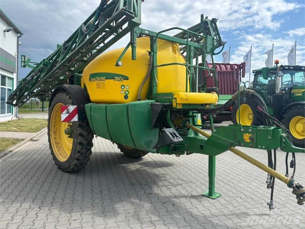John Deere 740i Ťahané postrekovače