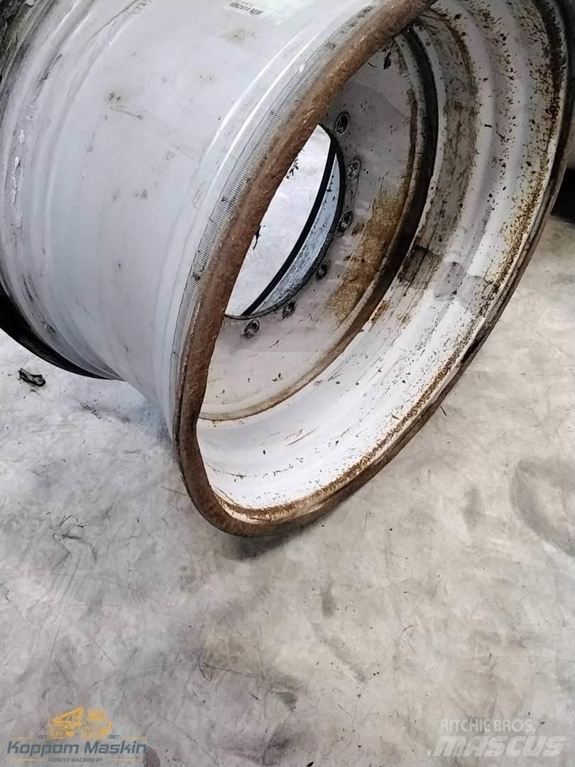 Valmet 901 20x34 Pneumatiky, kolesá a ráfiky