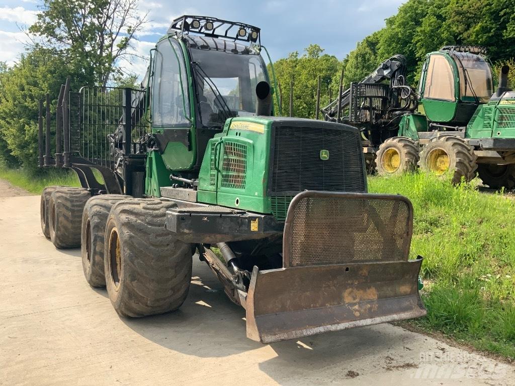 John Deere 1510 E Lesné traktory