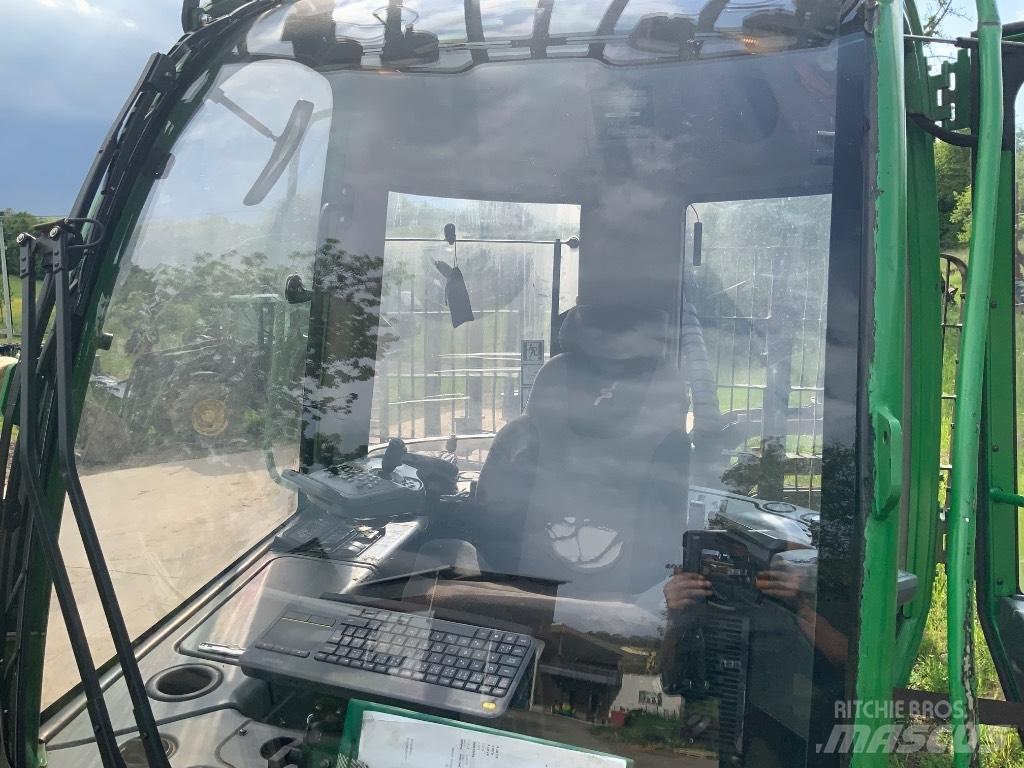 John Deere 1510 E Lesné traktory