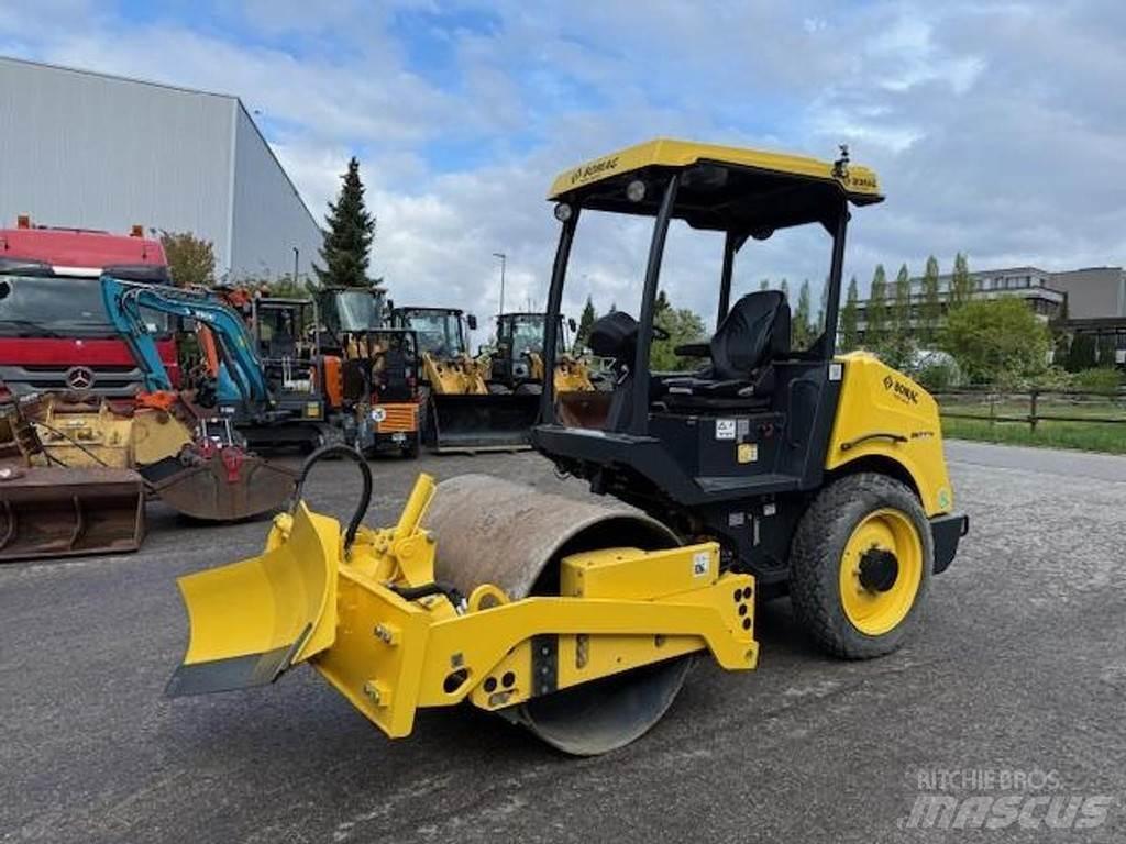 Bomag 124 DH-5 Ťahačové valce