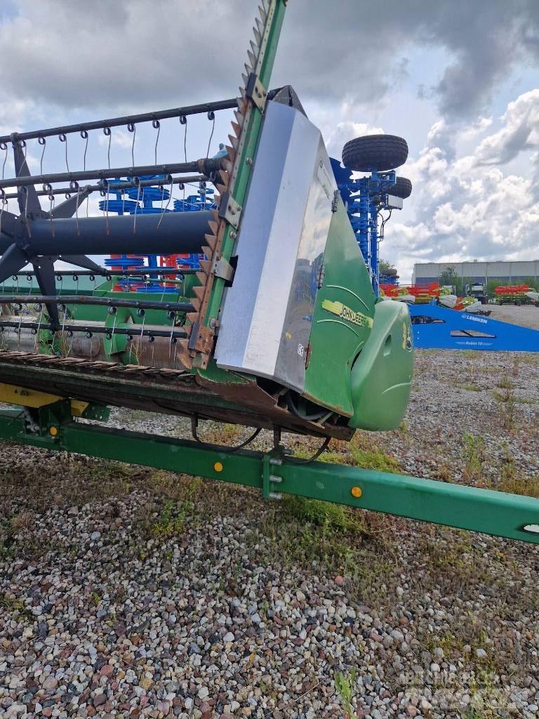 John Deere T670 Kombinované zberacie stroje