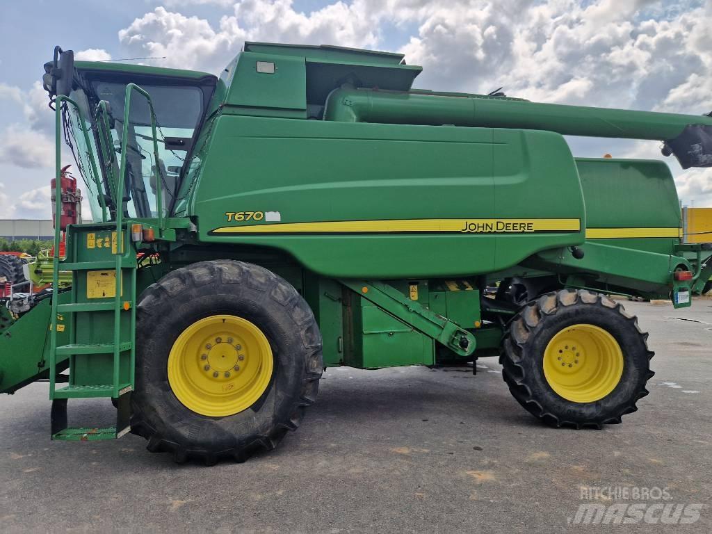 John Deere T670 Kombinované zberacie stroje