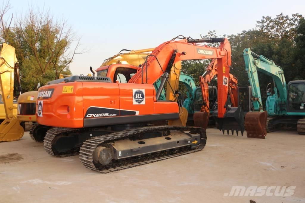Doosan dx225 Pásové rýpadlá