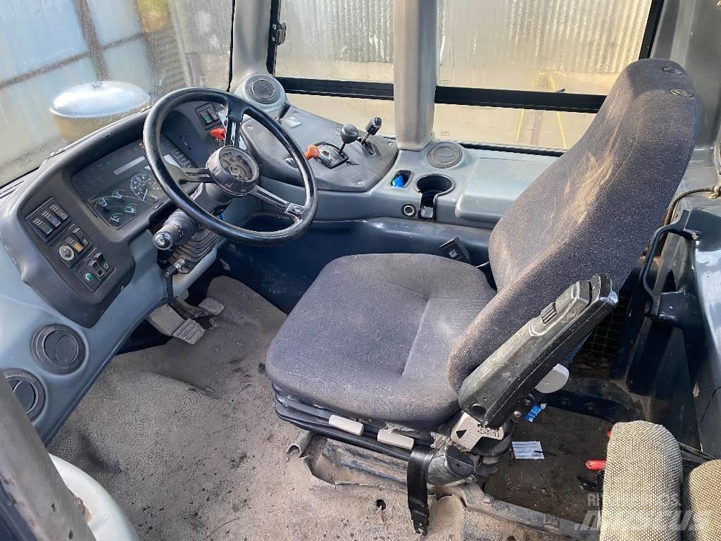 Bell B 25 D Kĺbové nákladné autá