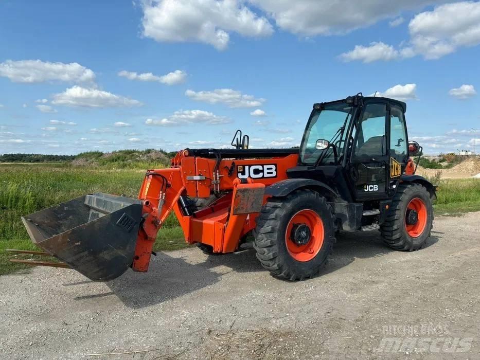 JCB 540-140 Teleskopické manipulátory